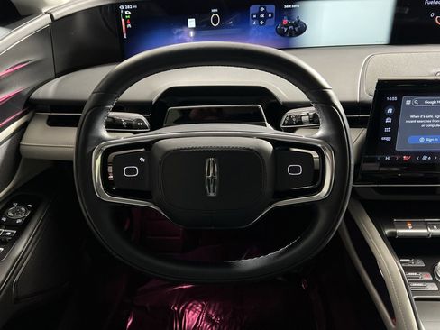 Used 2024 Lincoln Nautilus Reserve image 16