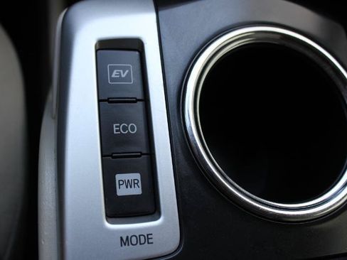 Used 2012 Toyota Prius V Three w/ Preferred Accessory Pkg FWD image 32