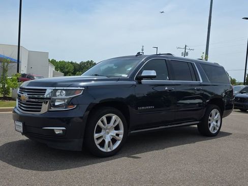 Used 2017 Chevrolet Suburban Premier RWD image 7