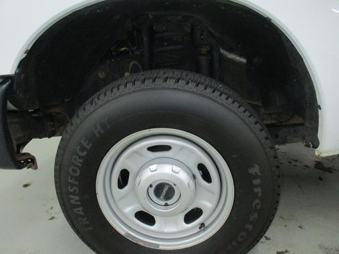 Used 2015 Ford F350 XL AWD/4WD image 4