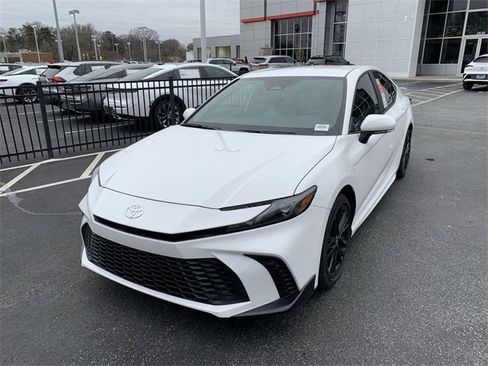 New 2026 Toyota Camry SE image 1
