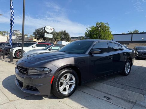 Used 2020 Dodge Charger SXT w/ Leather Interior Group image 6