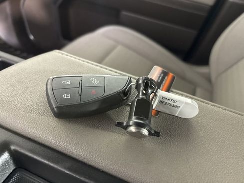 Used 2024 Chevrolet Silverado 3500 LT image 17