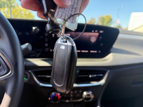 Used 2025 Buick Encore GX Preferred image 22