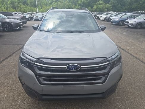 Used 2025 Subaru Forester Limited w/ Popular Package #1 AWD/4WD image 9