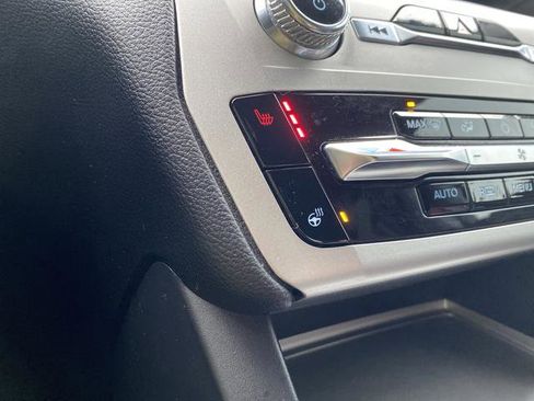 Used 2022 Ford Explorer XLT w/ Equipment Group 202A image 7