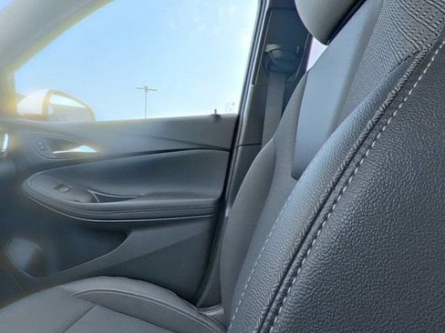 Used 2025 Buick Encore GX Preferred FWD image 25
