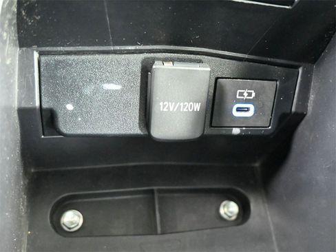 Used 2022 Toyota Corolla LE image 12