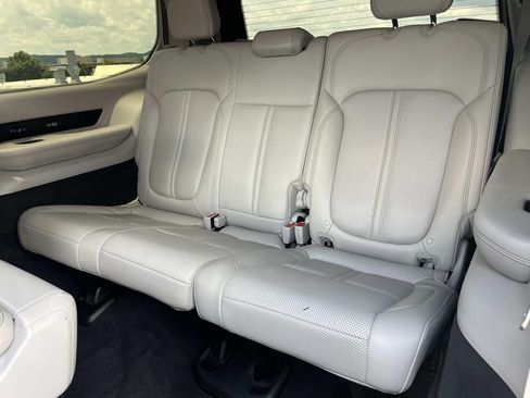 Used 2022 Jeep Grand Wagoneer Series I AWD/4WD image 23