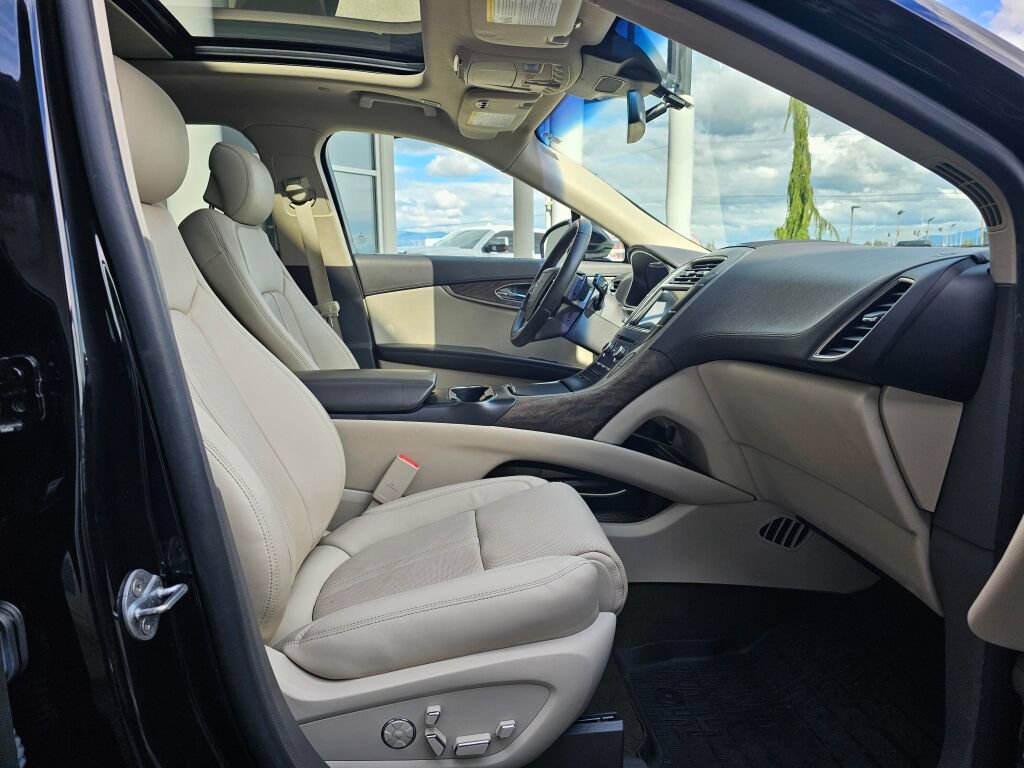 Used 2019 Lincoln Nautilus Reserve w/ Ultimate Package AWD/4WD image 11