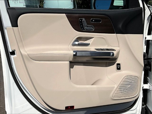Used 2026 Mercedes-Benz GLB 250 4MATIC image 22