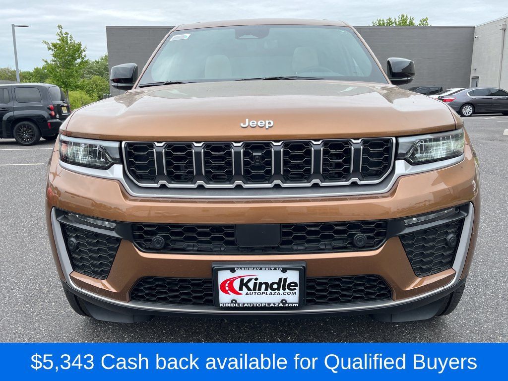 New 2026 Jeep Grand Cherokee Limited w/ Luxury Tech Group II AWD/4WD image 2