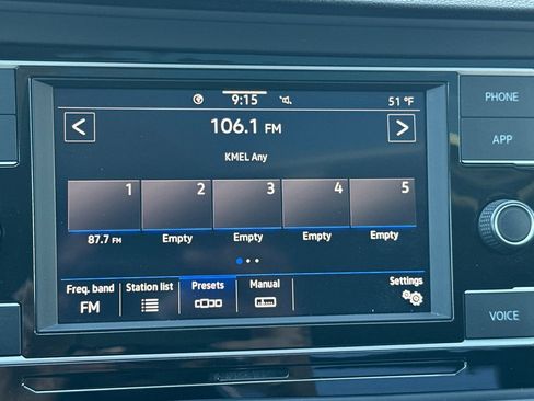 Used 2024 Volkswagen Jetta SE w/ Panoramic Sunroof Package image 21