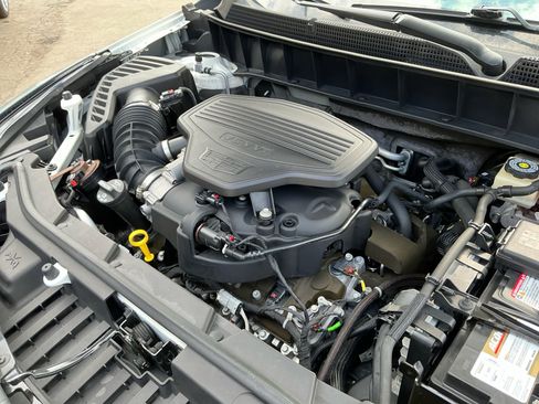 Used 2018 Cadillac XT5 FWD image 25