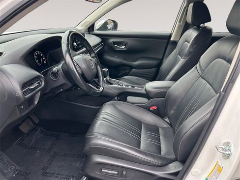Used 2023 Honda HR-V EX-L image 9
