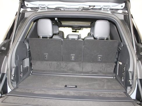 New 2025 Lincoln Navigator Reserve w/ Jet Appearance Package image 18