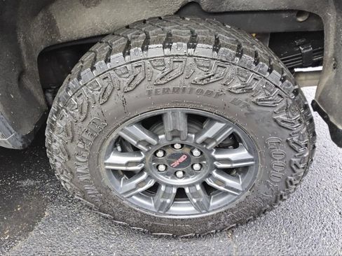 Used 2025 GMC Sierra 1500 AT4X AWD/4WD image 6