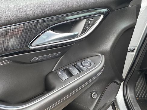 Used 2023 Buick Envision Essence AWD/4WD image 19