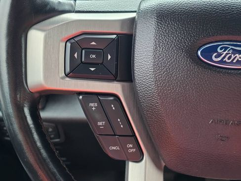Used 2019 Ford F150 Platinum w/ Equipment Group 701A Luxury AWD/4WD image 21