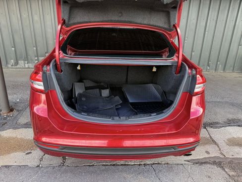 Used 2017 Ford Fusion SE w/ Equipment Group 201A image 17