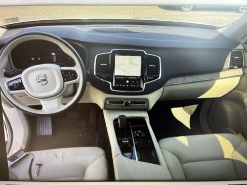 Used 2024 Volvo XC90 T8 Plus w/ Protection Package Premier AWD/4WD image 3