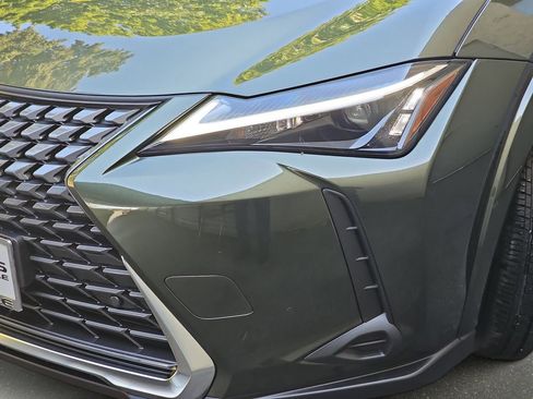 New 2026 Lexus UX 300h AWD image 32