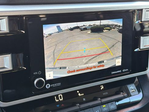 Used 2022 Toyota Tundra SR5 AWD/4WD image 16