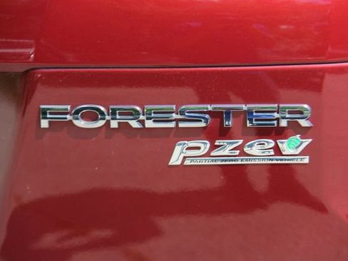 Used 2016 Subaru Forester 2.5i Limited AWD/4WD image 10