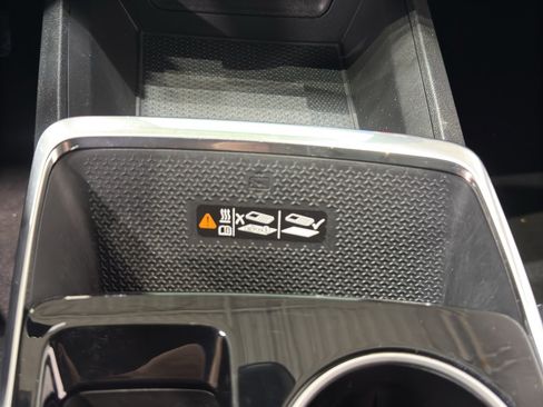 Used 2025 Chevrolet Equinox LT w/ Convenience Package II image 33