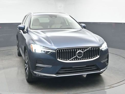 Used 2023 Volvo XC60 B5 Ultimate w/ Climate Package image 2