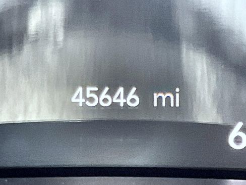 Used 2023 Chrysler Pacifica Touring-L AWD/4WD image 14
