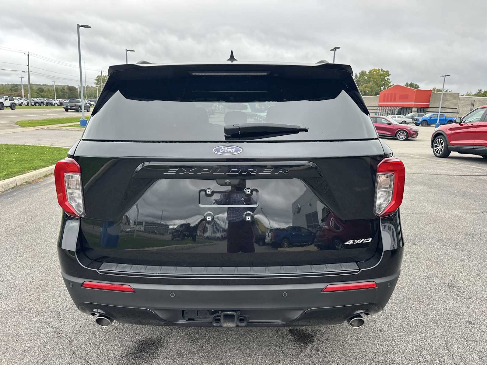 Used 2024 Ford Explorer ST-Line w/ Class IV Trailer Tow Package AWD/4WD image 15