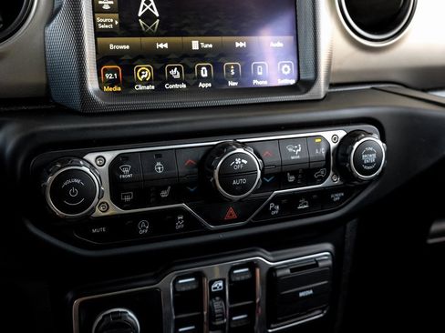 Used 2021 Jeep Wrangler Unlimited Willys image 36