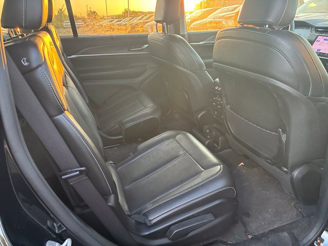 Used 2023 Jeep Grand Cherokee L Limited w/ Luxury Tech Group II AWD/4WD image 4