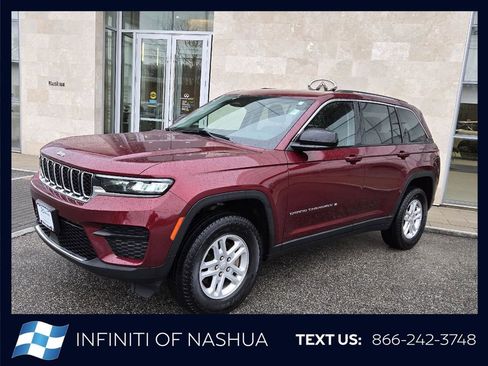 Used 2023 Jeep Grand Cherokee Laredo AWD/4WD image 2