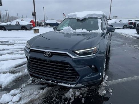 Used 2024 Toyota Grand Highlander Platinum image 5