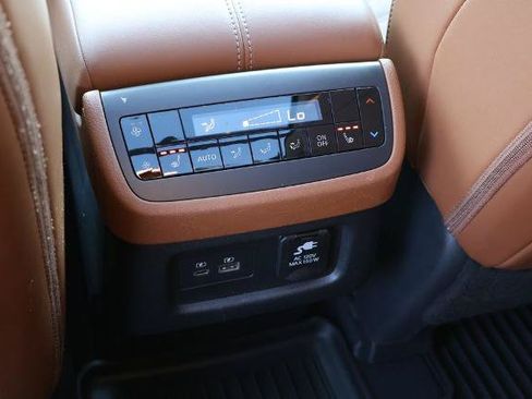 Certified 2023 Nissan Pathfinder Platinum FWD image 16