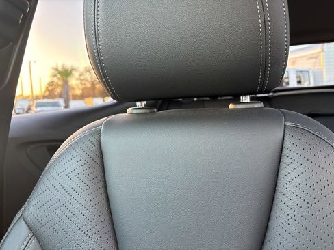 Used 2023 Buick Encore GX Essence w/ Experience Buick Package image 6