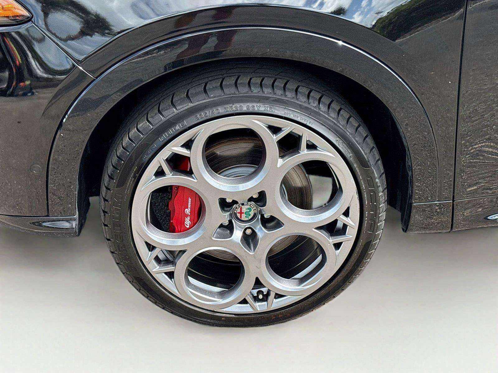 Used 2024 Alfa Romeo Tonale Ti AWD/4WD image 33