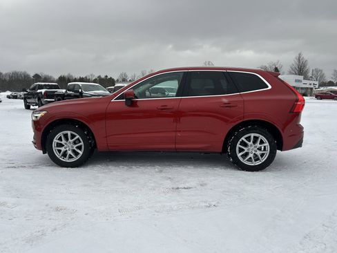 Used 2021 Volvo XC60 T5 Momentum image 7