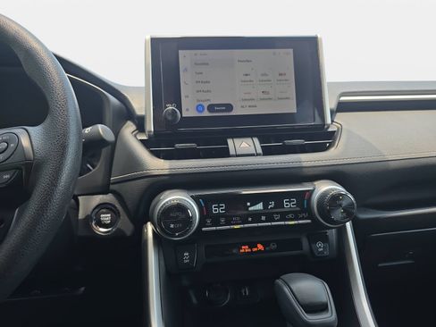 Used 2024 Toyota RAV4 XLE FWD image 19
