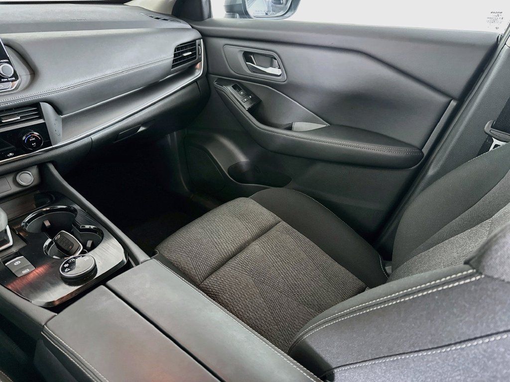 Certified 2026 Nissan Rogue SV AWD/4WD image 30