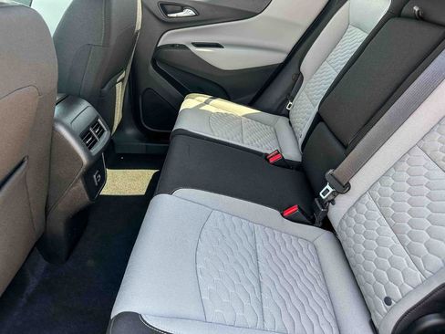 Used 2020 Chevrolet Equinox LT FWD image 18