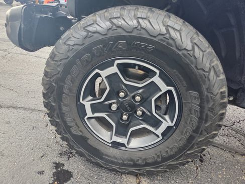 Used 2021 Jeep Gladiator Mojave w/ Cold Weather Group image 17