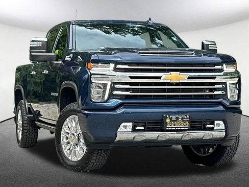 Used 2022 Chevrolet Silverado 2500 High Country AWD/4WD image 2