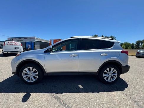 Used 2015 Toyota RAV4 Limited w/ Technology Package AWD/4WD image 4