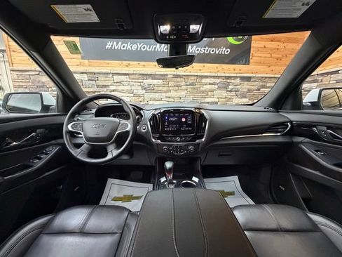 Used 2023 Chevrolet Traverse RS AWD/4WD image 18