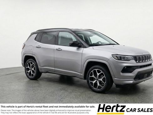 Used 2025 Jeep Compass Limited image 1
