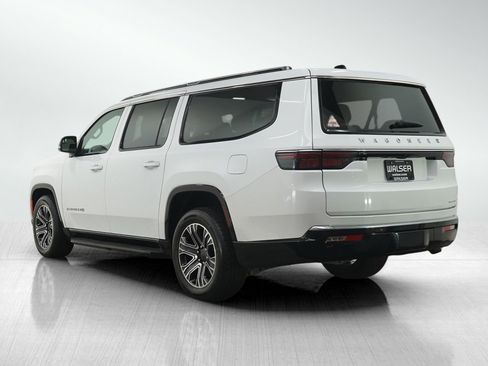Used 2024 Jeep Wagoneer L Series II w/ Flexible Seating Group image 4
