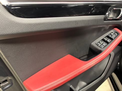 Used 2017 Porsche Macan GTS AWD/4WD image 12